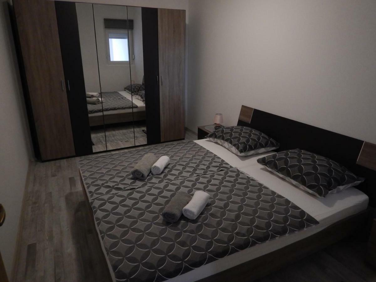 Apartman Ivankovic*** Pula Exterior foto